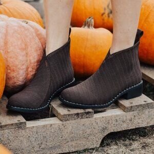 Charleston Shoe Company Barcelona @ Boot Booties Size 8 Herringbone Brown